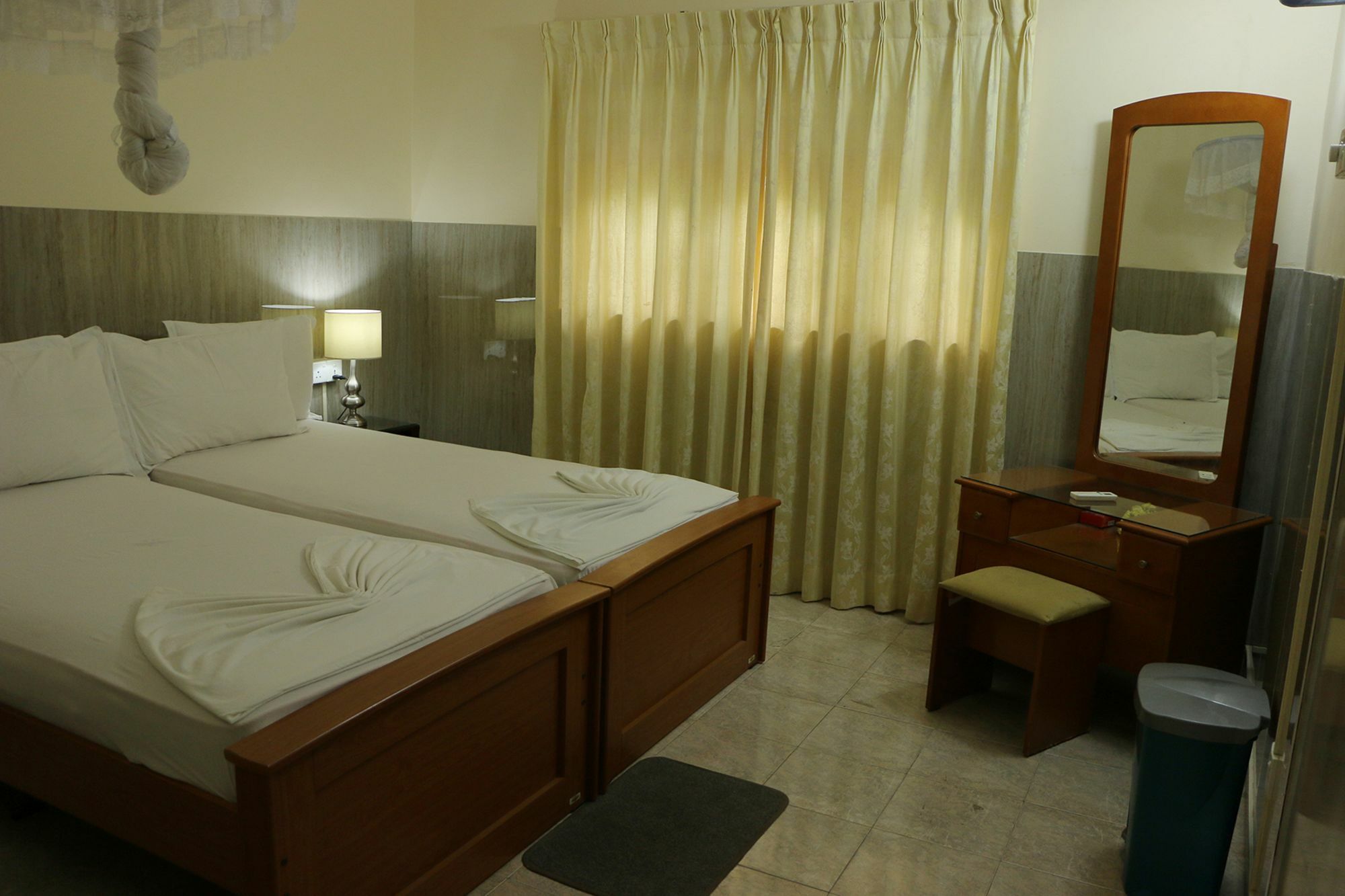 French Garden Tourist Rest Hotel Anuradhapura Exterior photo